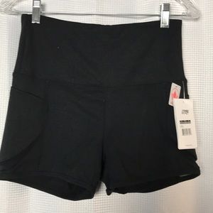 Marika Black Woman’s exercise shorts with pockets